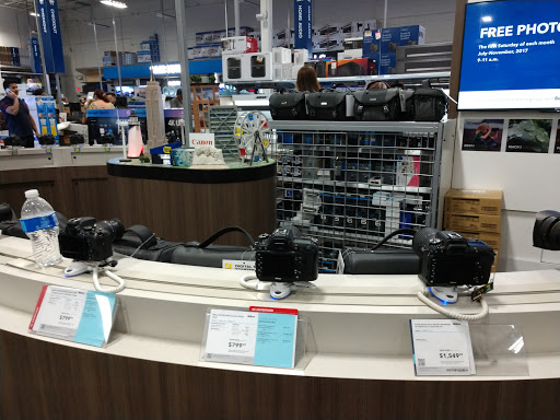 Electronics Store «Best Buy», reviews and photos, 1501 N Victory Pl, Burbank, CA 91504, USA