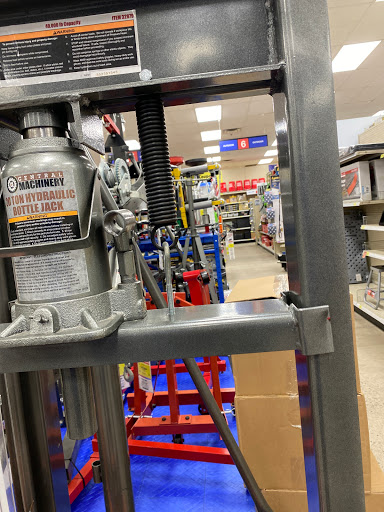 Hardware Store «Harbor Freight Tools», reviews and photos, 1011 Commerce Blvd, Dickson City, PA 18519, USA