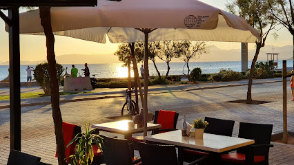 B2 Playa Restaurant & Cocktail Bar - Carrer de Cartago, 28, 07600 Ses Cadenes, Illes Balears, Spain