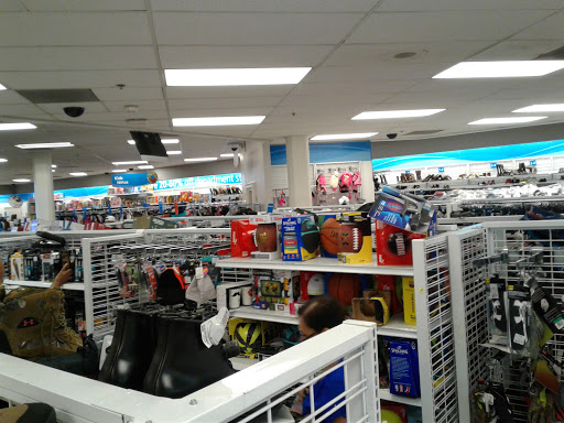 Clothing Store «Ross Dress for Less», reviews and photos, 13750 Riverside Dr, Sherman Oaks, CA 91423, USA