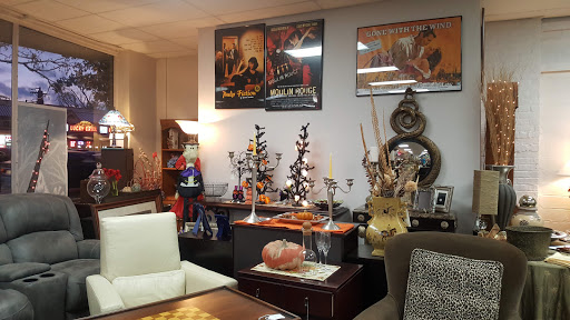 Auction House «RPN Sales & Auction House», reviews and photos, 4451 N Milwaukee Ave, Chicago, IL 60630, USA