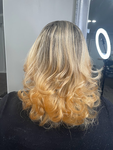 Beauty Salon «Zuni Hair Dominican Salon», reviews and photos, 358 N 4th St, Reading, PA 19601, USA