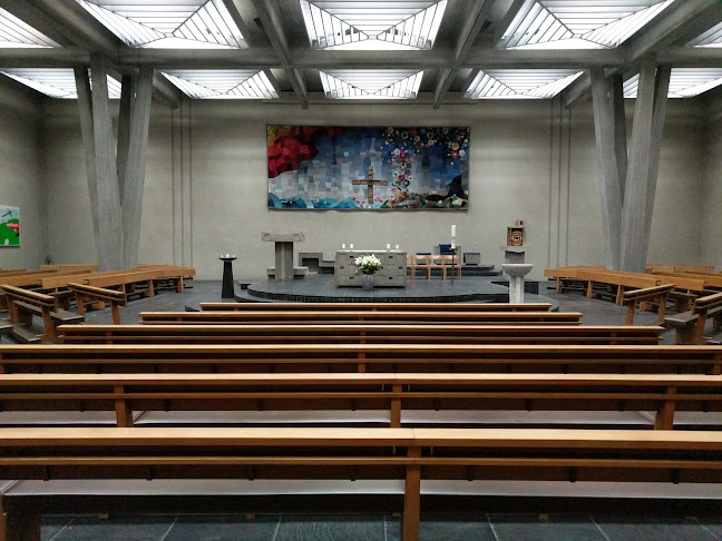 Rezensionen über Römisch-katholische Kirche St. Peter und Paul in Allschwil - Kirche