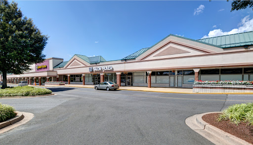Shopping Mall «Penn Station Shopping Center», reviews and photos, 5600 Silver Hill Rd, District Heights, MD 20747, USA