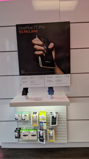 Cell Phone Store «T-Mobile», reviews and photos, 2431 US-1, North Brunswick Township, NJ 08902, USA