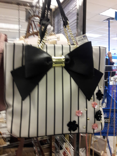 Clothing Store «Ross Dress for Less», reviews and photos, 4646 S Cooper St, Arlington, TX 76017, USA