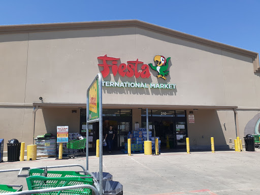 Supermarket «Tienda Fiesta Mart», reviews and photos, 210 E Davis St, Conroe, TX 77301, USA