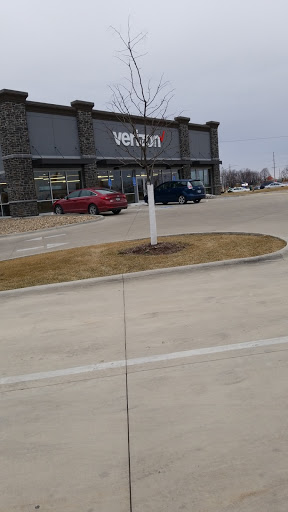 Cell Phone Store «Verizon», reviews and photos, 3500 Williams Blvd SW, Cedar Rapids, IA 52404, USA