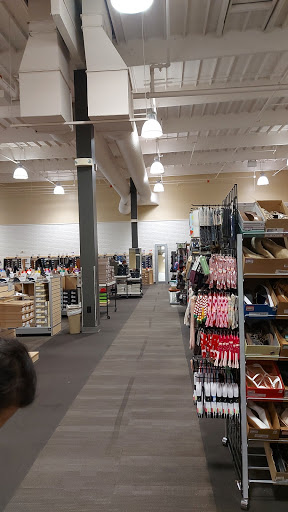 Shoe Store «DSW Designer Shoe Warehouse», reviews and photos, 4001 Factoria Square Mall SE, Bellevue, WA 98006, USA