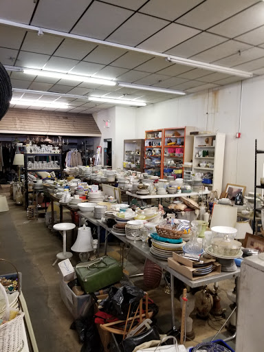 Antique Store «Englishtown Antiques & Used», reviews and photos, 42 Main St, Englishtown, NJ 07726, USA