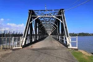 New Kallady Bridge - Batticaloa image