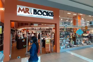 Librería Mr.Books Mall del Sol image