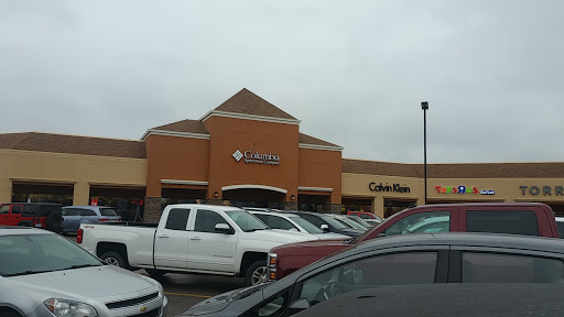 Shopping Mall «Birch Run Premium Outlets», reviews and photos, 12240 S Beyer Rd, Birch Run, MI 48415, USA