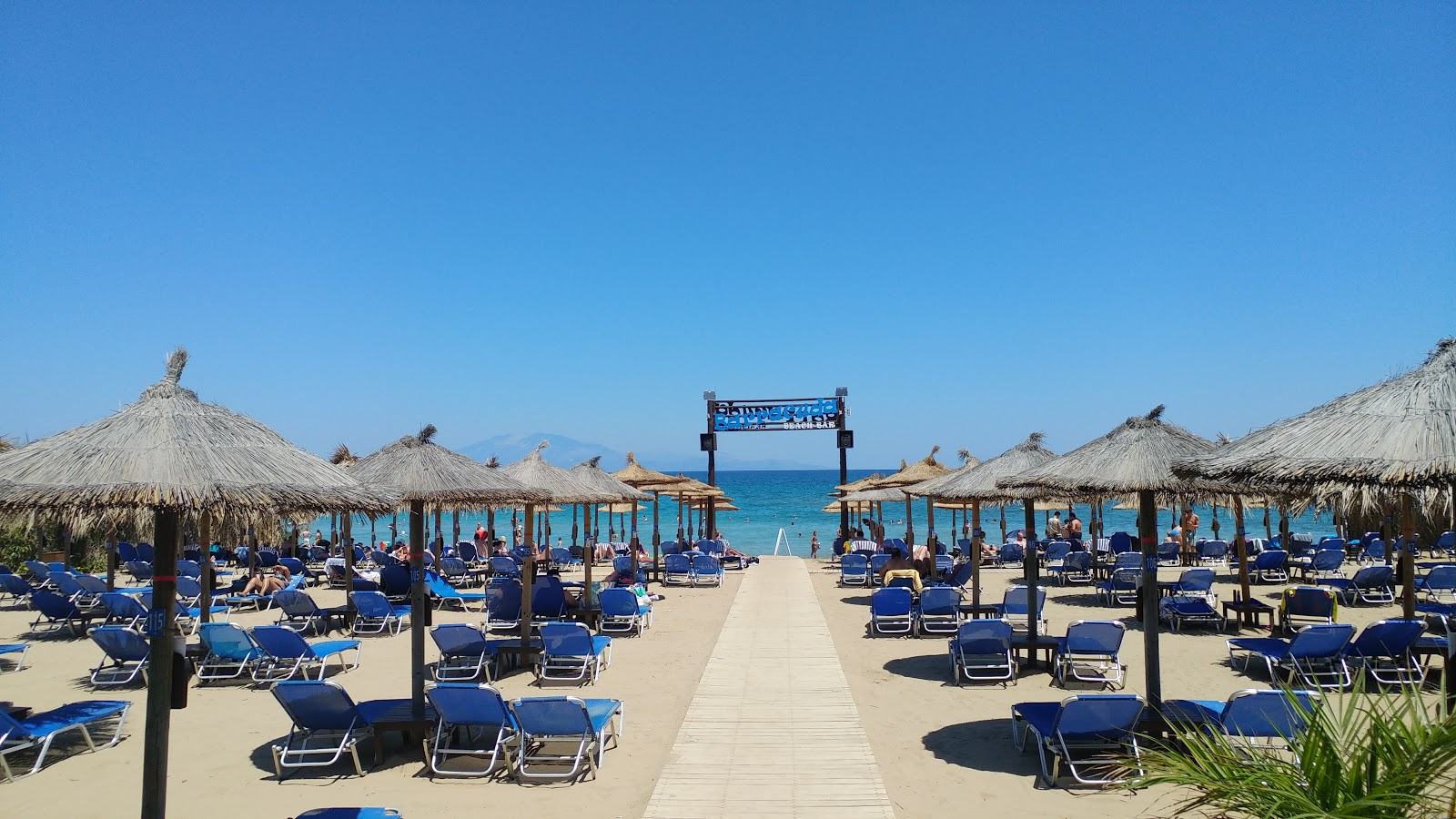 Foto de Praia Tsilivi e o assentamento