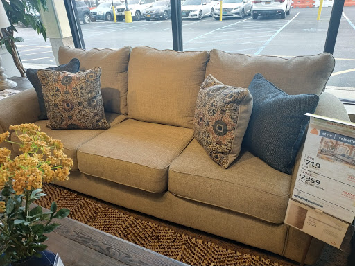 Furniture Store «Ashley HomeStore», reviews and photos, 80 Nardozzi Pl, New Rochelle, NY 10801, USA