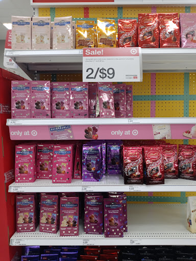 Department Store «Target», reviews and photos, 300 S Randall Rd, Elgin, IL 60123, USA