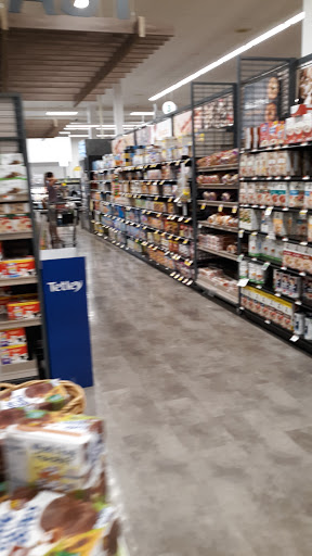 Grocery Store «Stop & Shop», reviews and photos, 498 Bushy Hill Rd, Simsbury, CT 06070, USA