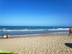 Valokuva Platja Almardaista. mukavuudet alueella