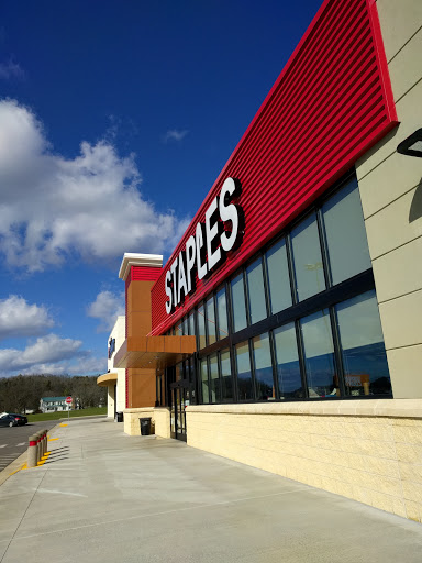 Staples, 713 Winfield Dunn Pkwy, Sevierville, TN 37876, USA, 