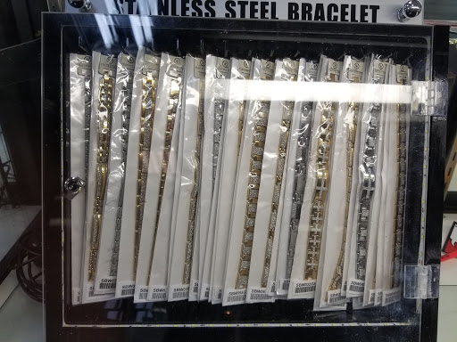 Tattoo Shop «22 Caliber Tattoo Studio», reviews and photos, 3501 Parsons Ave, Columbus, OH 43207, USA