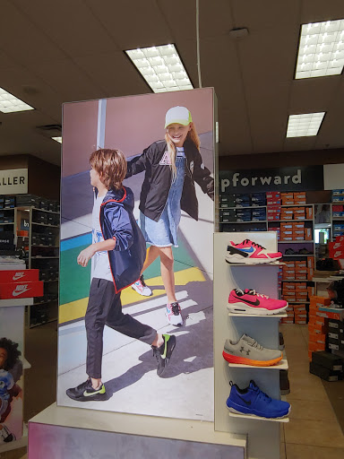 Shoe Store «Famous Footwear», reviews and photos, 1600 28th St, Boulder, CO 80301, USA