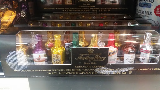 Wine Store «BevMo!», reviews and photos, 1775 N Victory Pl, Burbank, CA 91502, USA