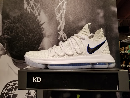 Sporting Goods Store «Nike Factory Store», reviews and photos, 1500 SE East Devils Lake Rd #105, Lincoln City, OR 97367, USA