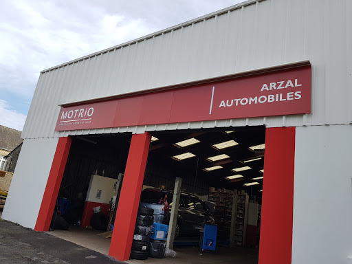 Photo 1 - Arzal Automobiles - Motrio