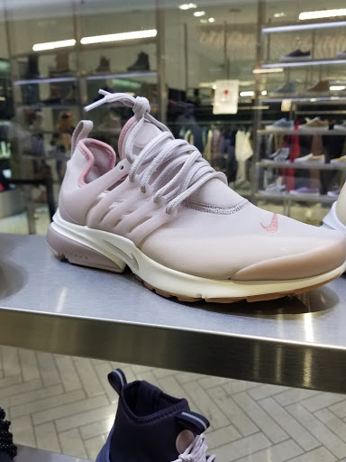 Clothing Store «Kith Brooklyn», reviews and photos, 233 Flatbush Ave, Brooklyn, NY 11217, USA