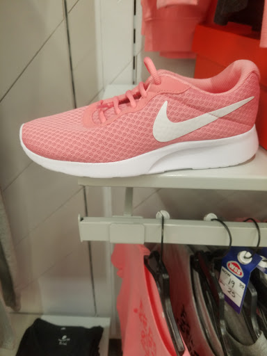 Shoe Store «WSS», reviews and photos, 7900 Sepulveda Blvd, Van Nuys, CA 91405, USA