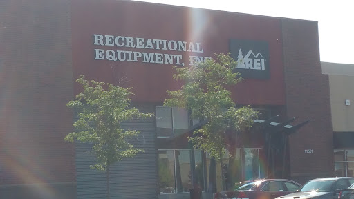 Camping Store «REI», reviews and photos, 11581 Fountains Dr, Maple Grove, MN 55369, USA