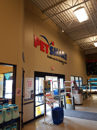 Pet Supply Store «PetSmart», reviews and photos, 220 Commerce Blvd, Fairless Hills, PA 19030, USA