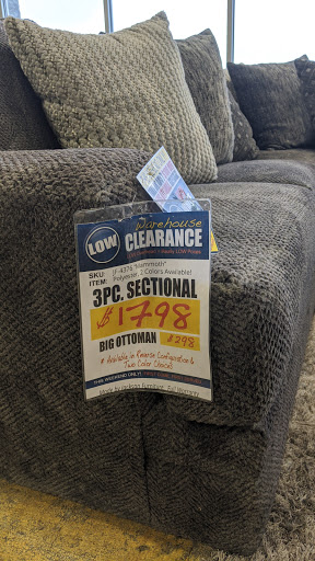 Furniture Store «Evansville Overstock Warehouse Furniture & Mattress», reviews and photos, 201 N Green River Rd, Evansville, IN 47715, USA