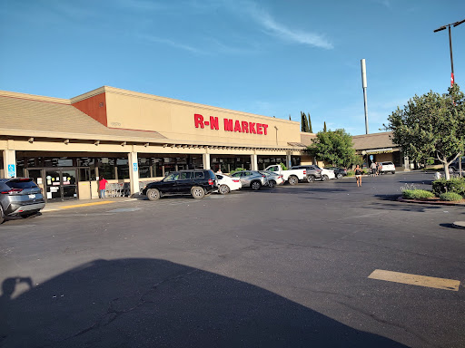 Grocery Store «R-N Market», reviews and photos, 6670 N Cedar Ave, Fresno, CA 93710, USA