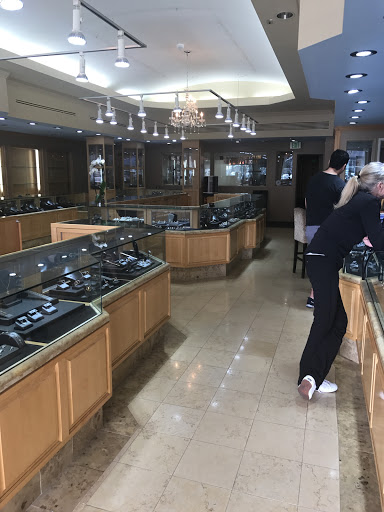 Shopping Mall «Waterside, Marina Del Rey», reviews and photos, 4700 Admiralty Way, Marina Del Rey, CA 90292, USA