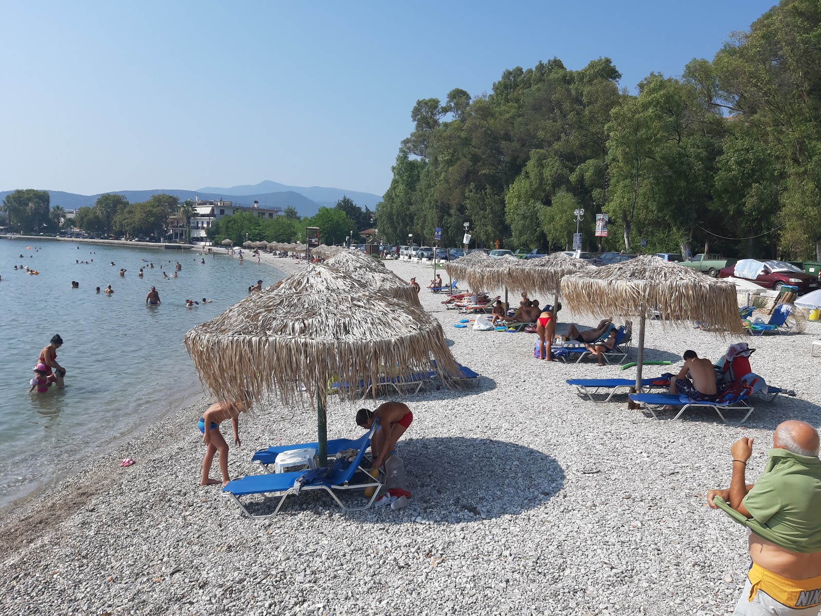 Myli Beach'in fotoğrafı geniş bir kıyı şeridi ile birlikte