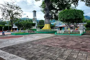 Municipal Park of San Cayetano Istepeque image