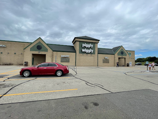 Supermarket «Piggly Wiggly», reviews and photos, 325 East Ave, Lomira, WI 53048, USA