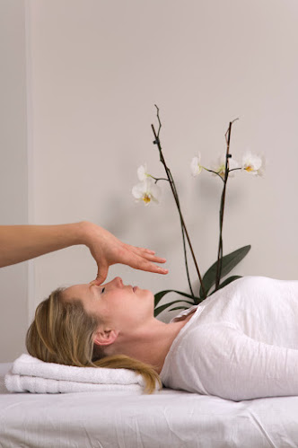 Reviews of Cheltenham Massage and Acupuncture by Sona Waddy in Gloucester - Doctor