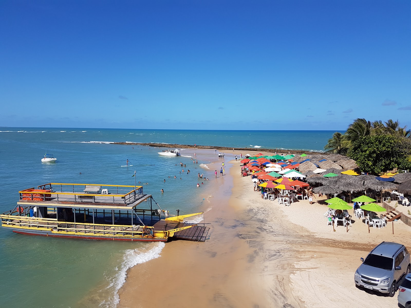 Foto von Guarairas Lagune mit beiger sand Oberfläche
