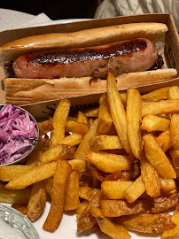 Hot-dog du Restaurant de hamburgers Schwartz's Deli à Paris - n°5