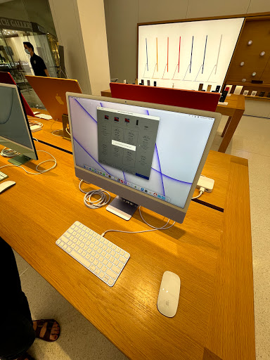 Apple Brea Mall image