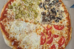 Domino Pizza image