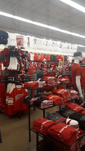 Sportswear Store «Rally House Shelby Charter Township», reviews and photos, 14257 Hall Rd, Shelby Charter Township, MI 48315, USA