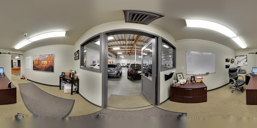 Used Car Dealer «Luxury Motors Online», reviews and photos, 1020 SE Market St, Portland, OR 97214, USA