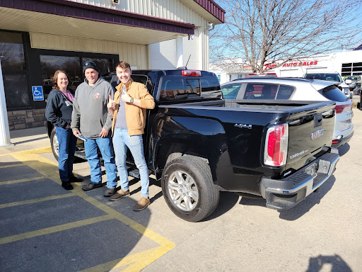 Used Car Dealer «Capital City Motor Company», reviews and photos, 2110 E University Ave, Des Moines, IA 50317, USA