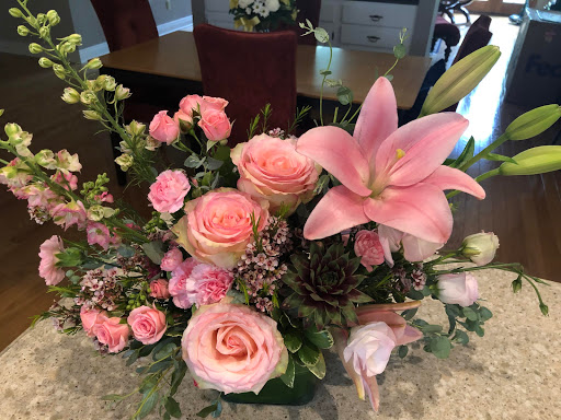 Florist «Sawmill Florist», reviews and photos, 7370 Sawmill Rd, Columbus, OH 43235, USA