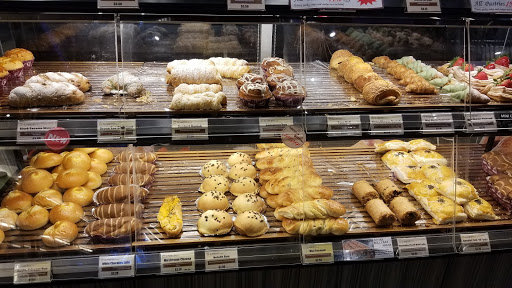 Shopping Mall «Wick Shopping Plaza», reviews and photos, 561 US-1, Edison, NJ 08817, USA