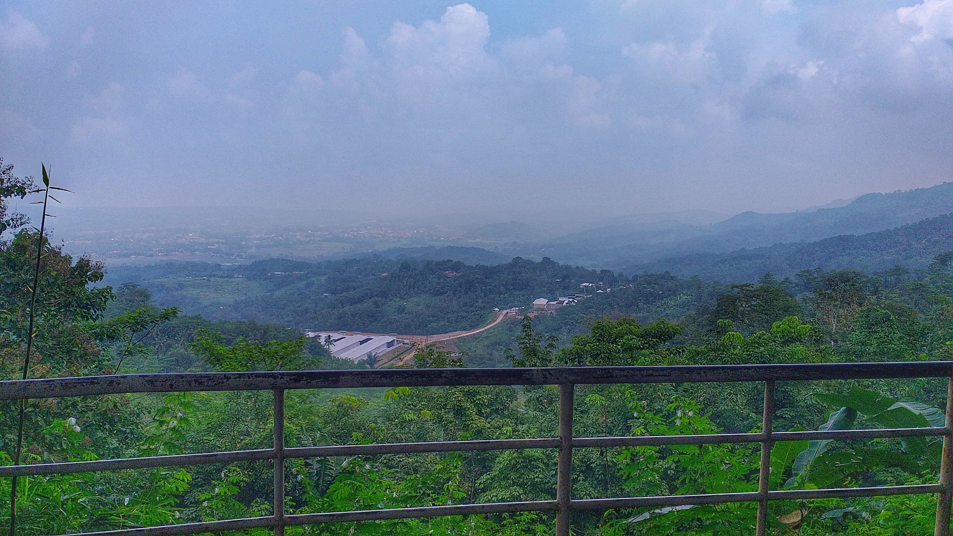 Gambar Rest Area Cikalong Kulon Puncak Jati Wates