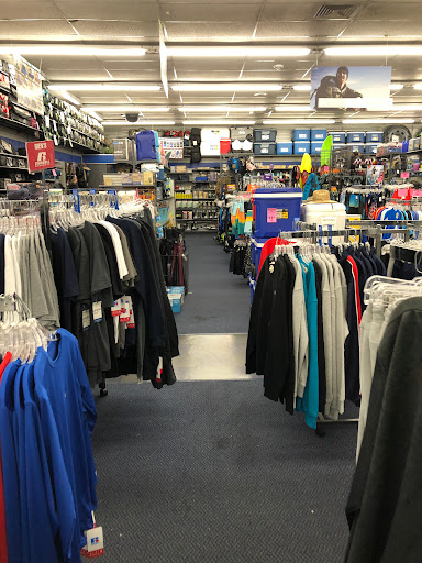 Sporting Goods Store «Big 5 Sporting Goods - Fremont», reviews and photos, 3820 Mowry Ave, Fremont, CA 94538, USA